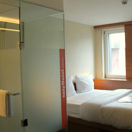Easyhotel Frankfurt City Center-3